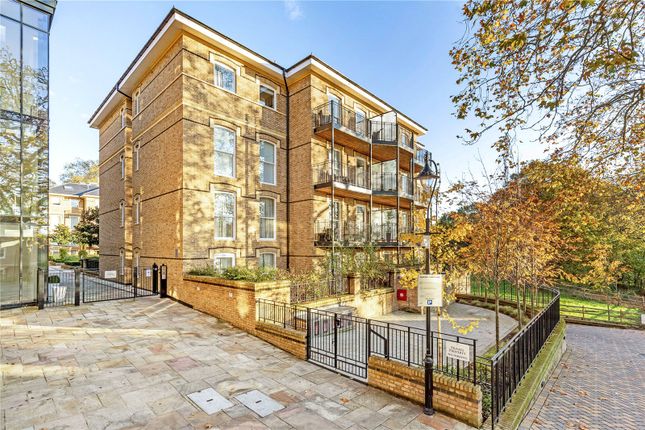 Flat for sale in Hounsfield Lodge, 5 Chambers Park Hill, Wimbledon, London