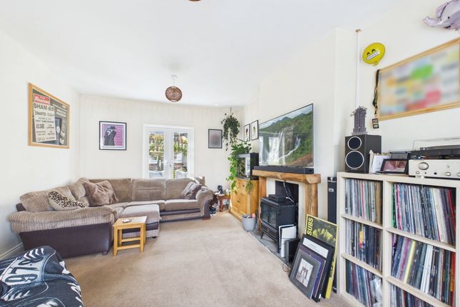 3, Osney Crescent, Paignton photo 3