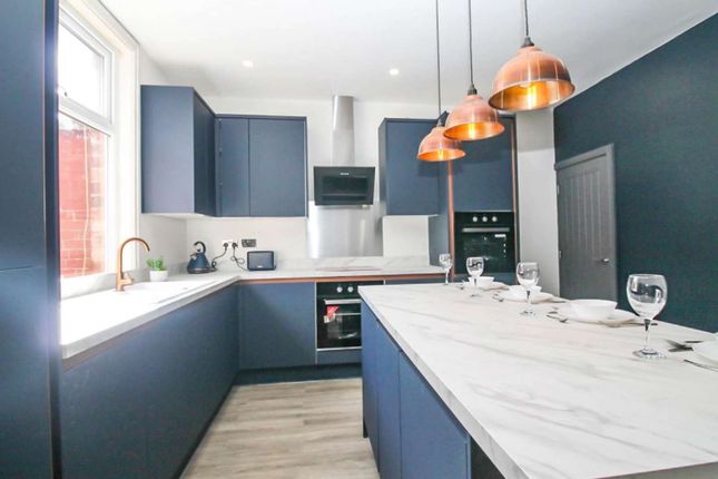 20, Springfield Mount, Leeds photo 2