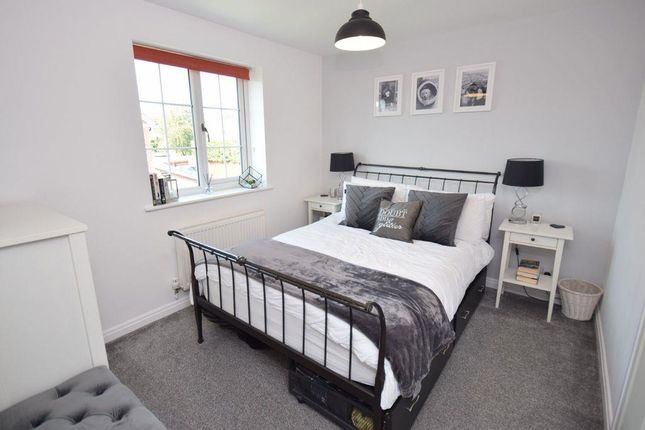 4, Hinton Close, Pontefract photo 4