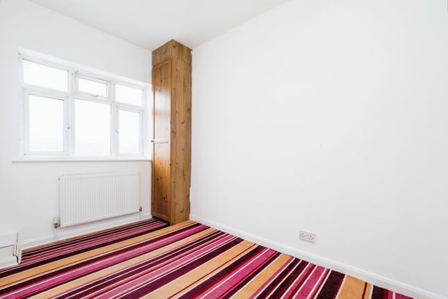 Flat for sale in Rise Park Parade, Eastern Avenue East, Romford