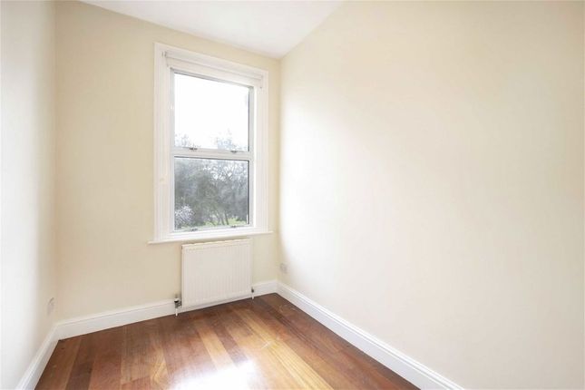 Flat 2, 64, Kings Road, London photo 5