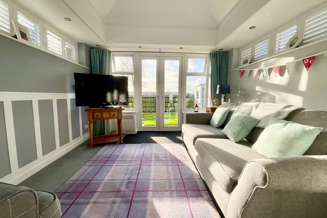 16 Fieldside Close, Scarborough photo 4