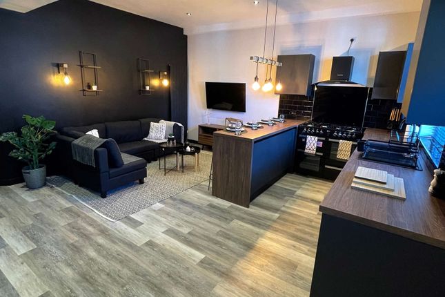2, Sefton Avenue, Leeds photo 2