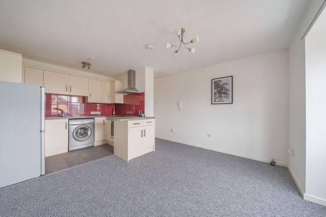 37, Blenheim Close, BATH photo 2