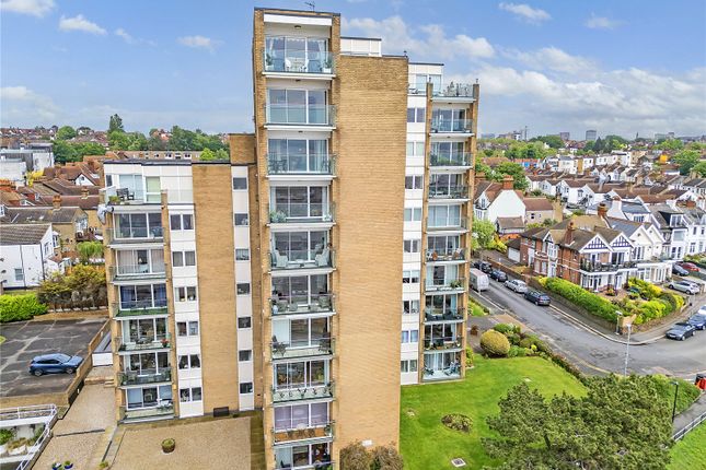 Flat for sale in Overcliff, Manor Road, Prime Seafront Location, Westcliff-On-Sea, Essex