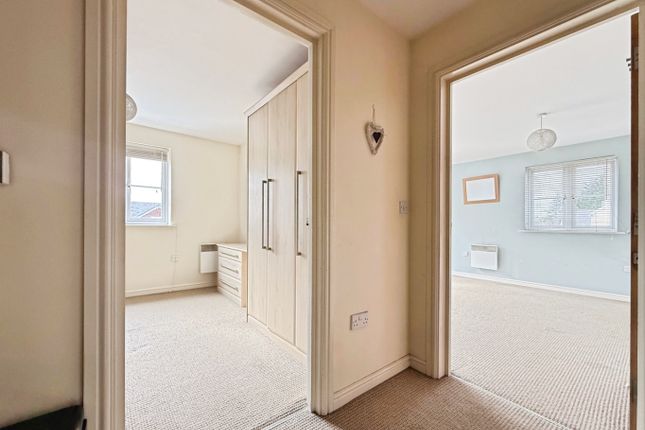 28, Clayton Drive, Swansea photo 3