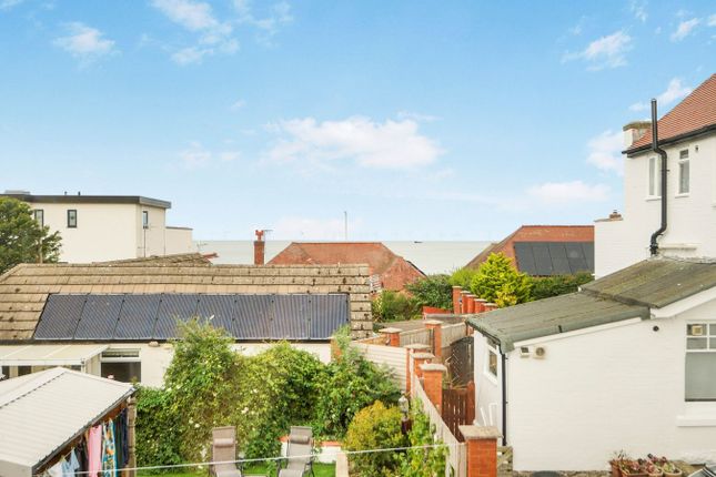 1 Kelvin Lodge, Trillo Avenue, Colwyn Bay photo 4