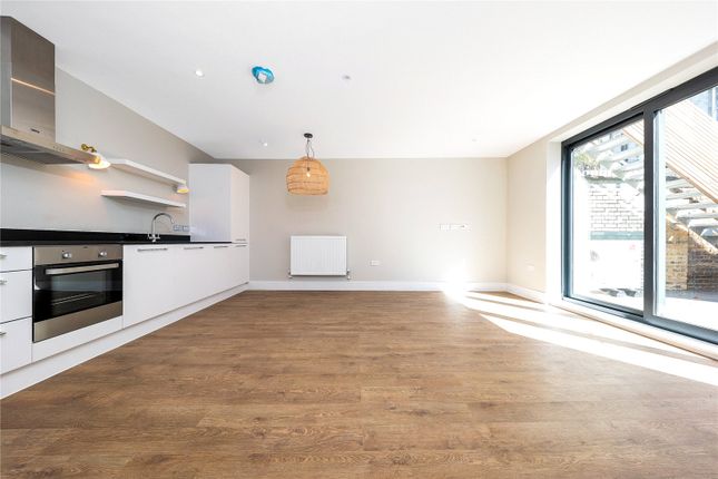 2 bed flat for sale in High Street, Bromley, Kent BR1