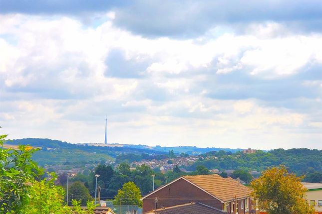 84, Rawthorpe Lane, Huddersfield photo 2