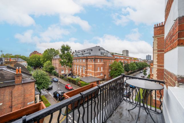 Flat 149, Albert Palace Mansions, Lurline Gardens, London photo 3