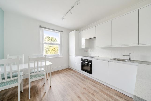 Top Floor Flat, 19, Arundel Road, East Sussex photo 2