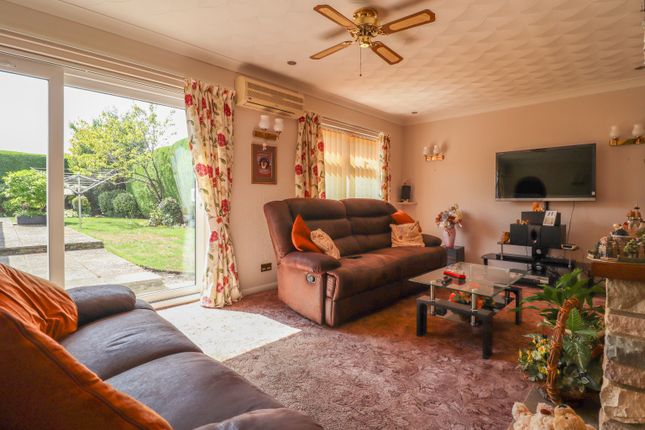 79 Common Road, Runcton Holme, Norfolk photo 2