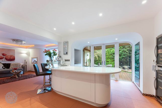 3 Brinksway, Bolton photo 3