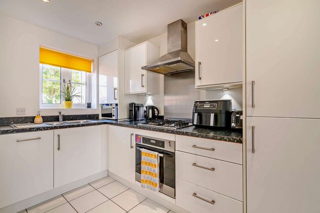 7 Riverside View, Castleford photo 2