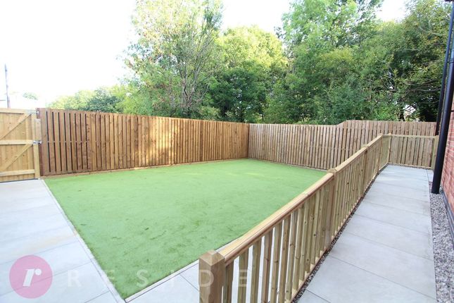 111, Platting Lane, Rochdale photo 4
