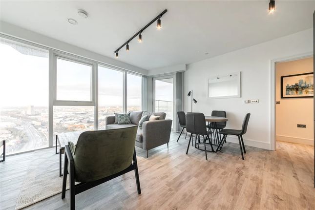 Flat for sale in Portal Way, North Acton, London