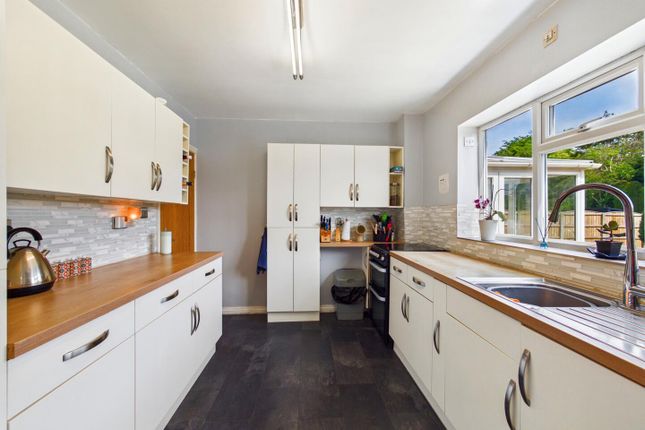13, Chiltern Drive, Pontefract photo 3