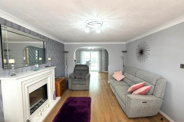 6, Kirkstead Walk, Liverpool photo 3