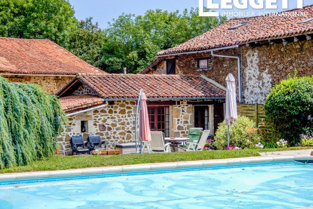 Thumbnail Villa for sale in Saint-Quentin-Sur-Charente, Charente, Nouvelle-Aquitaine