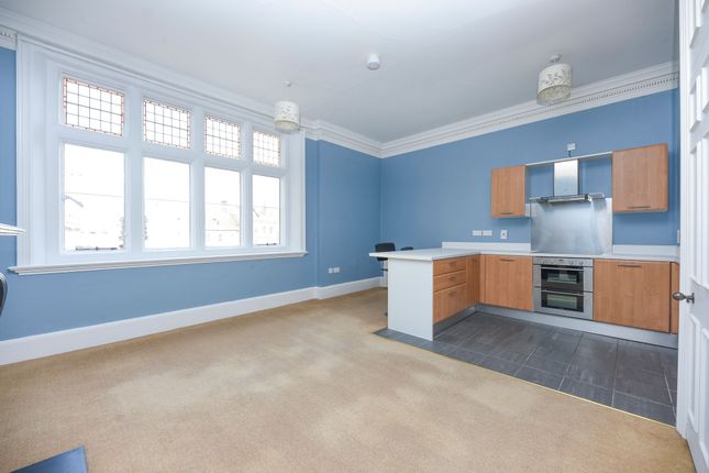 Apt 6, Walden House George Street, Huntingdon photo 4
