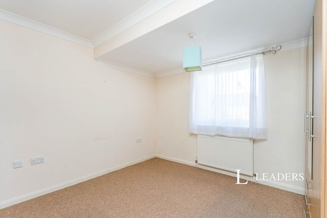 6, Warrior Court, Gosport photo 2