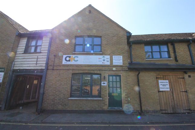Commercial property to let in Arlingham Mews, Waltham Abbey, Essex