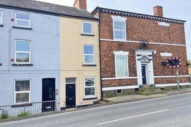 Town house for sale in Barlby Road, Selby