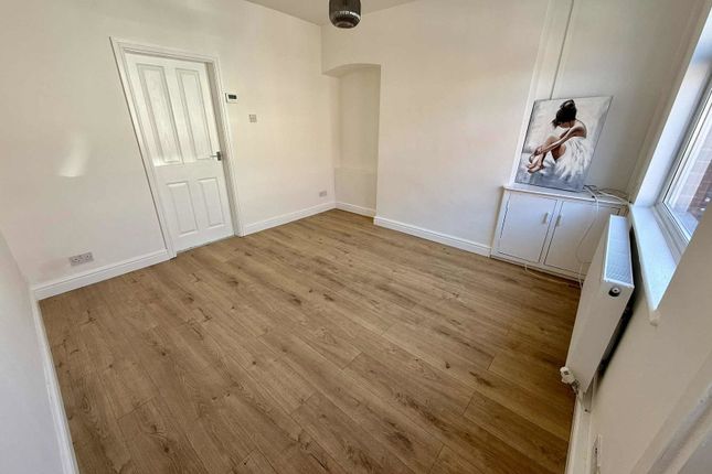 21, Gladstone Street, St. Helens photo 2