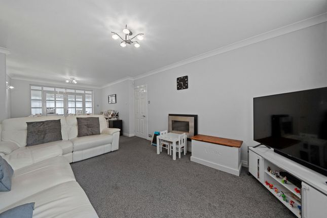 31 Falkland Drive, Wigan photo 2