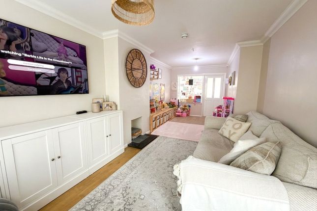 11, Cottey Crescent, Devon photo 3