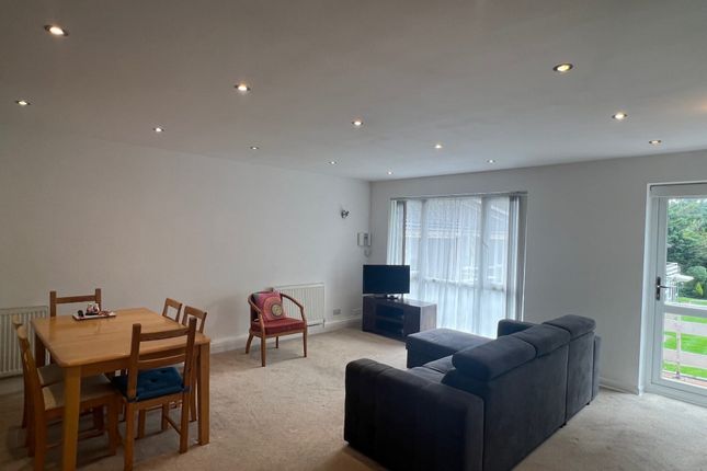 Maisonette to rent in White House Drive, Stanmore