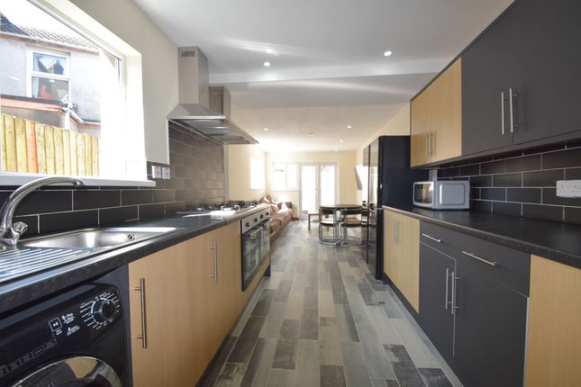 8-bed terraced on Minister Street, Cardiff, £3,880/mo