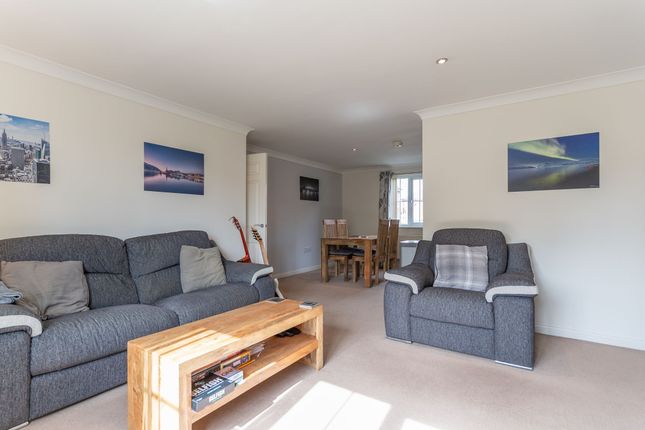 9 Narberth Close, Newport photo 3