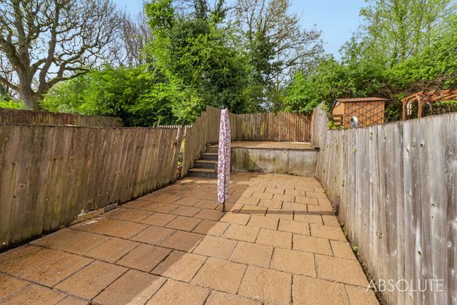 17 Lindisfarne Way, Torquay photo 4