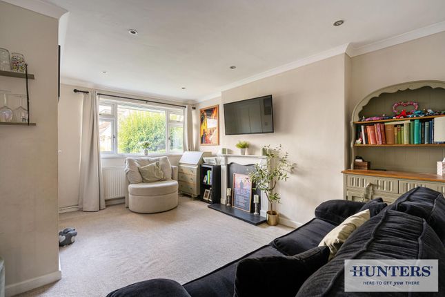 39, Greenlea Road, Leeds photo 2