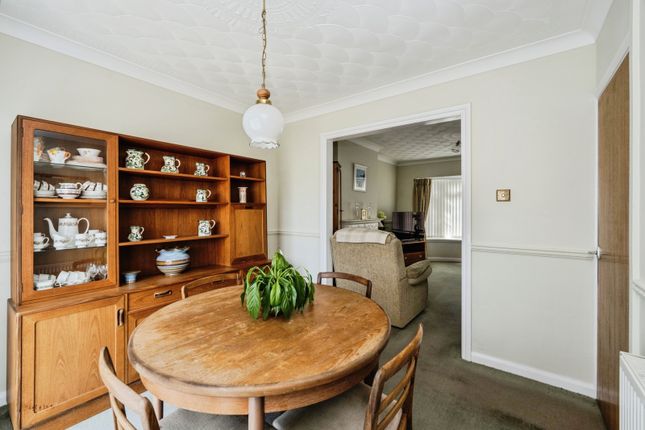 54, Hilltop, Carmarthenshire photo 4