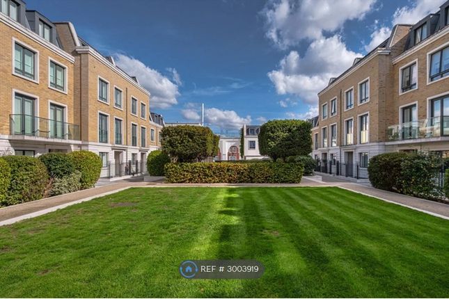 Rainsborough Square, London photo 2
