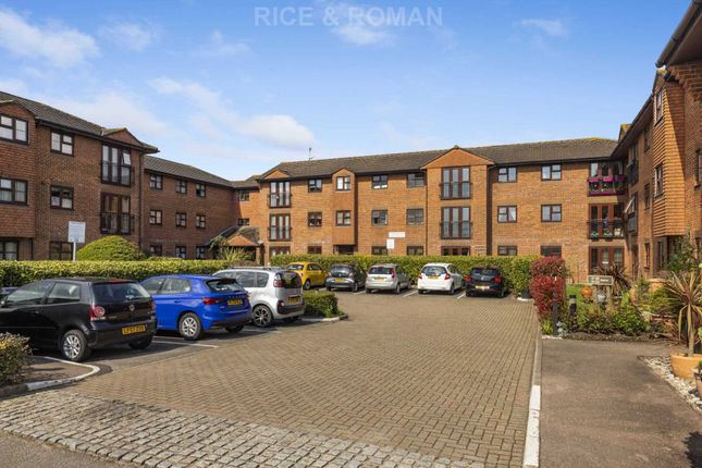 Flat for sale in St Georges Court, Addlestone