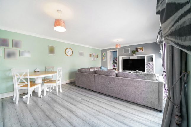 106, Hazel Road, Glasgow photo 4
