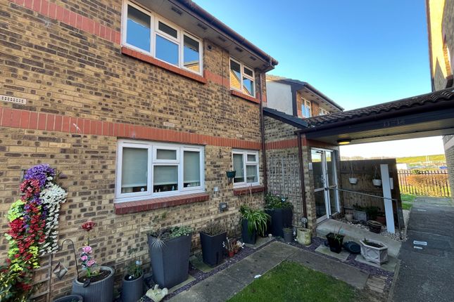 Flat for sale in Chelwood Close, London