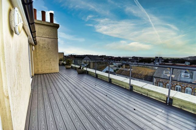 Penthouse for sale in 11 The Cobourg, Upper Frog Street, Tenby