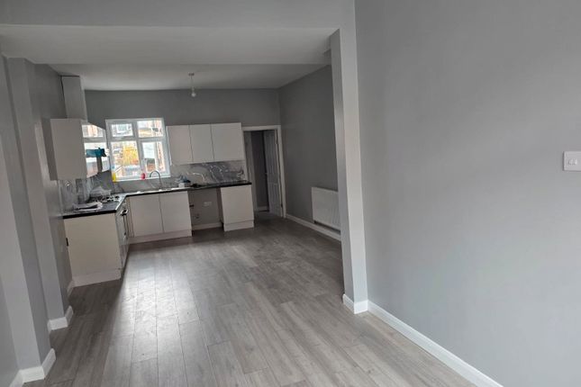 76, Elm Street, Staffordshire photo 3