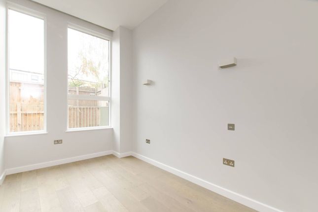 Flat for sale in Southern Row, Ladbroke Grove, London