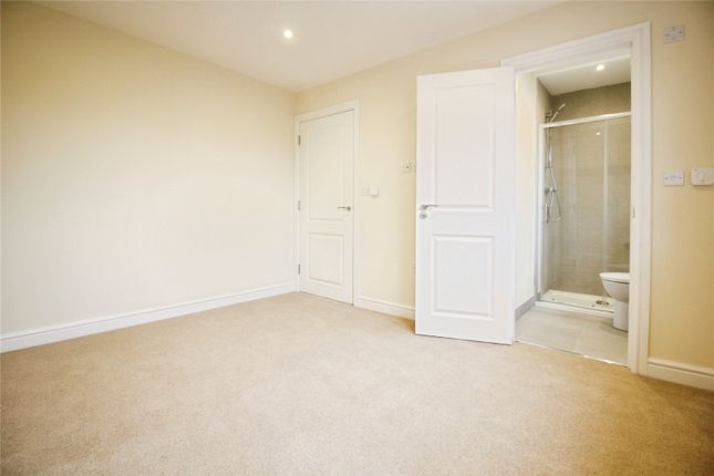 4, Delaney Close, Reading photo 4