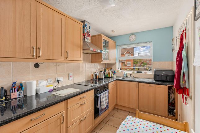 32, Waterloo Drive, Banbury photo 4