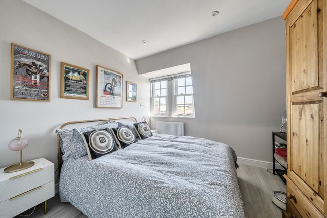 Flat 4, 7 Lyons Crescent, Tonbridge photo 4