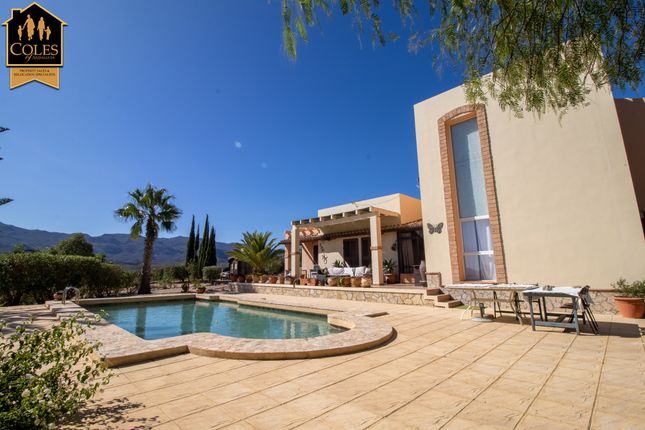 Villa for sale in Cortijo Los Nietos, Los Gallardos, Almería, Andalusia, Spain