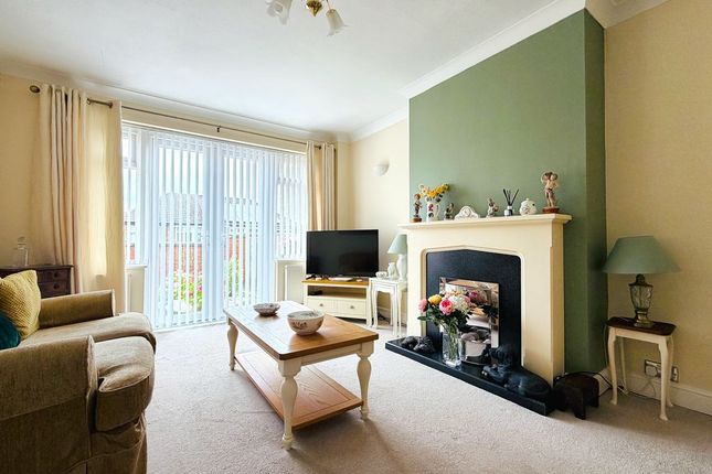 21, Kestrel Wood Way, York photo 4