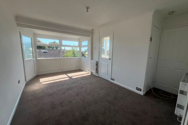 5B, Uppercliff Close, PENARTH photo 2